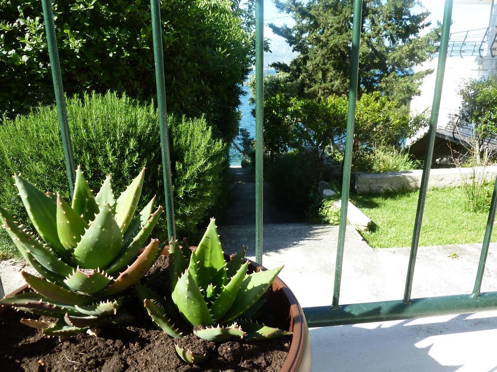Apartment Vanda Splitska Exterior photo