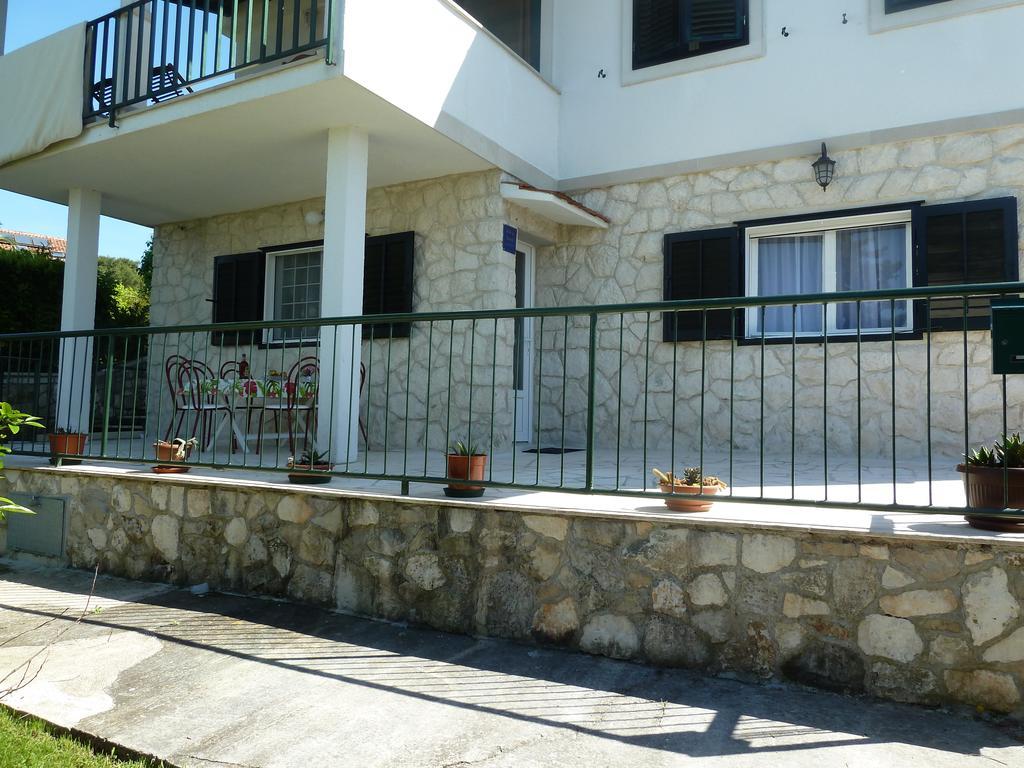 Apartment Vanda Splitska Exterior photo